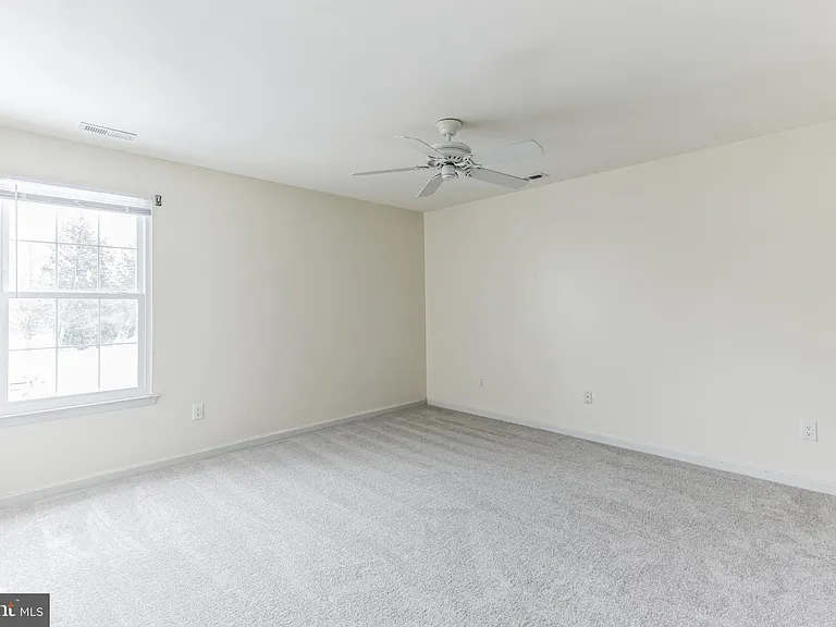 4 Hogan Way — Photo 22