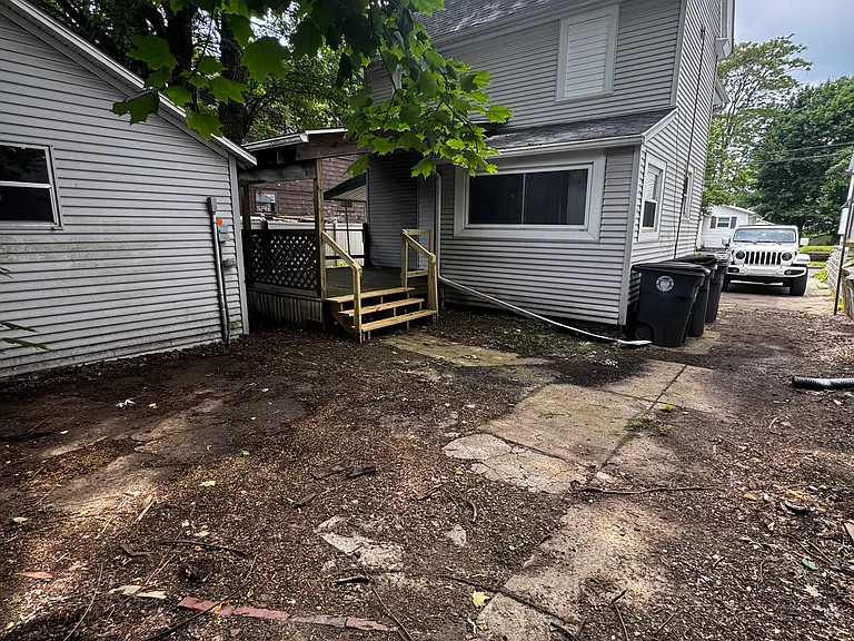 975 Collinwood Ave — Photo 16
