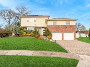 824 Lawrence Court, West Hempstead, NY 11552