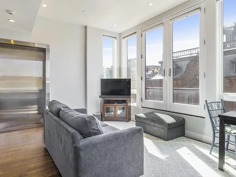 1672 Washington St #301 — Photo 7