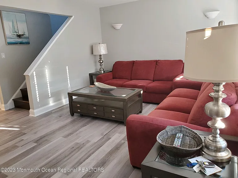 1704 Grand Central Ave — Photo 2