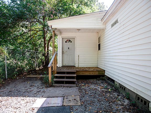 2nd image of 722 Sequoia St