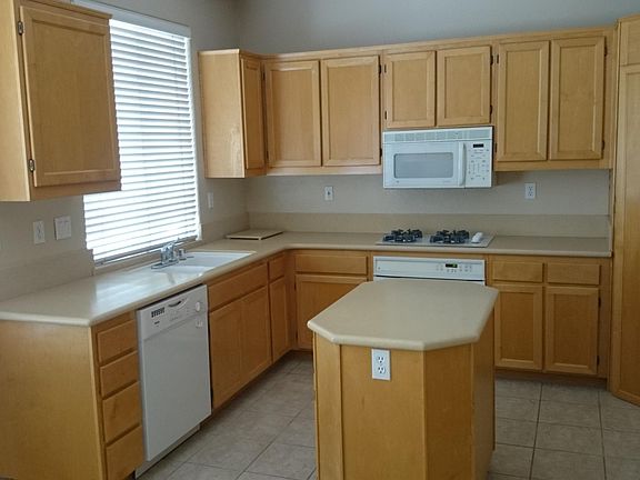 3rd image of 962 Camino De La Reina Unit 90