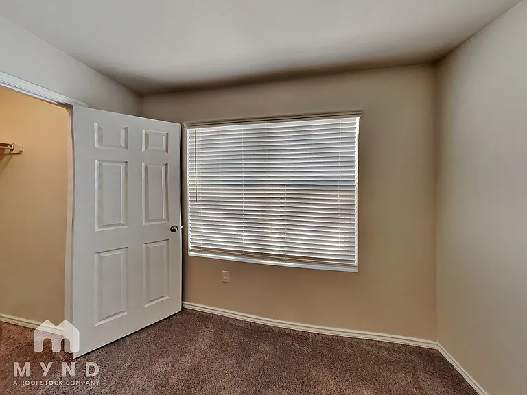 1921 Hannah Ln — Photo 19