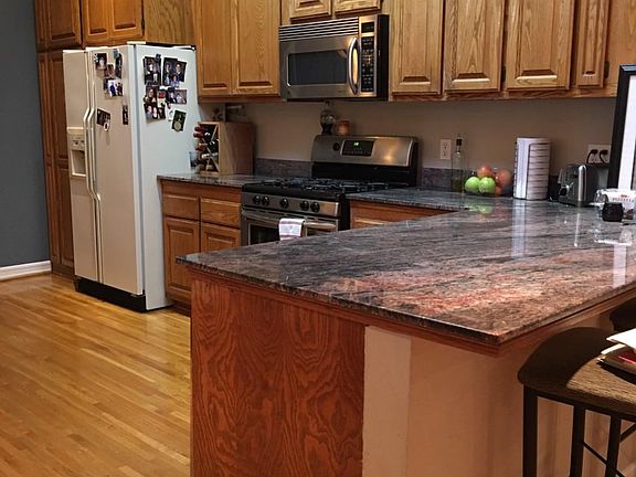 Kitchen - Eating Bar