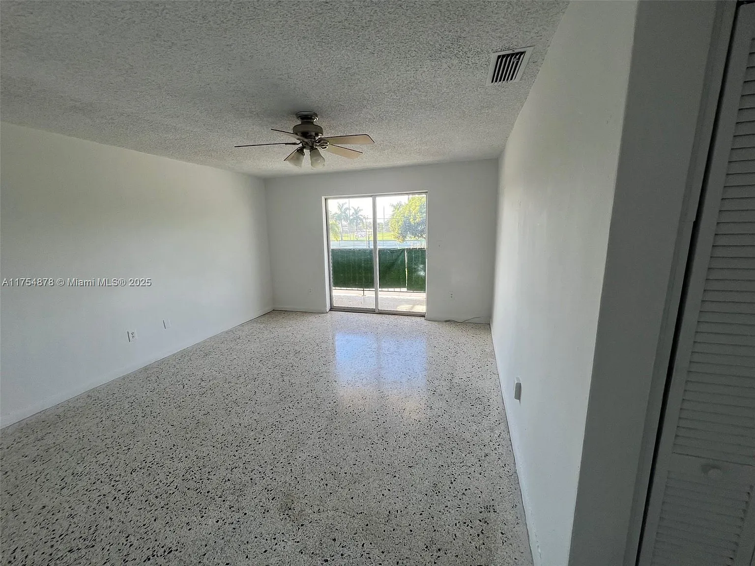 West Hialeah Heights — Photo 2