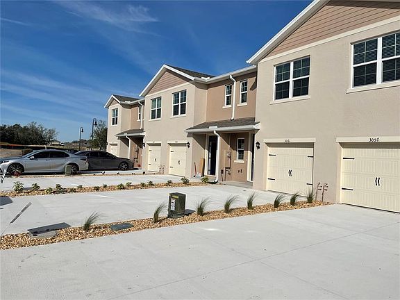 2nd image of 3057 Canary Ave