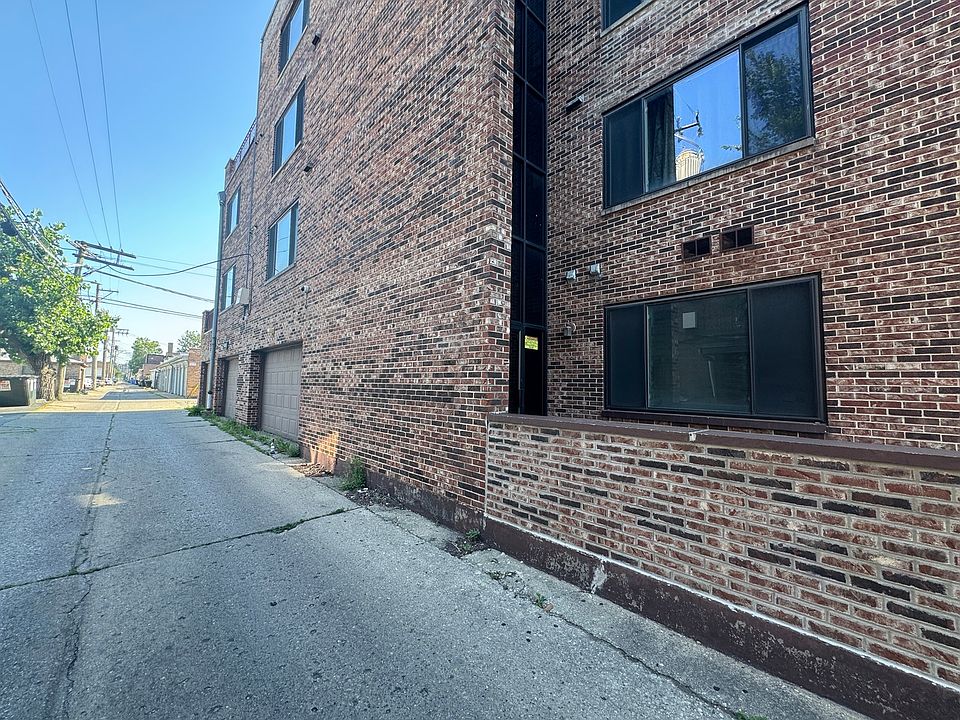 1st image of 3217 W Bryn Mawr Ave APT 201