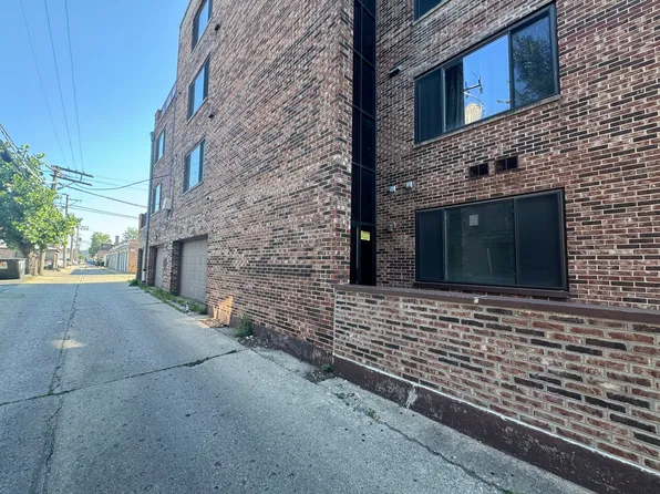 3217 W Bryn Mawr Ave APT 201, Chicago, IL 60659