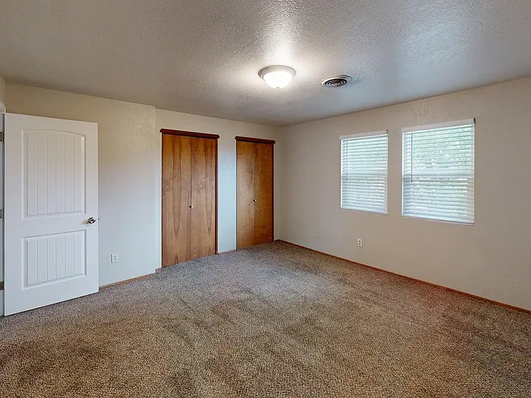 111 NW Columbia Ave #1 — Photo 11