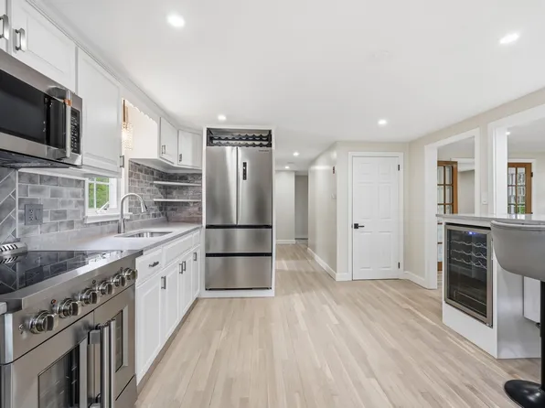 14 Ahab Road, Yarmouth Port, MA 02675