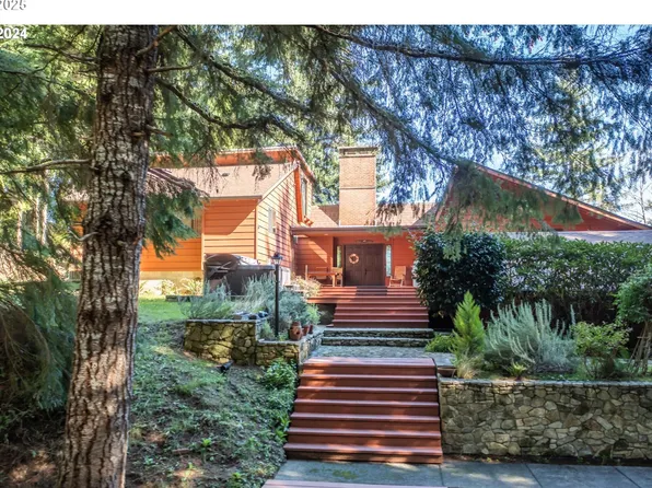 61577 Wriston Springs Rd, Coos Bay, OR 97420