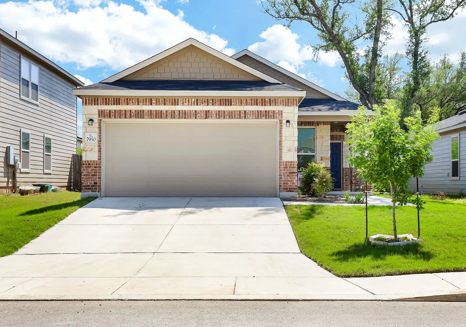 Single Story 3-Bedroom Haven with Modern Amenities — Photo 1