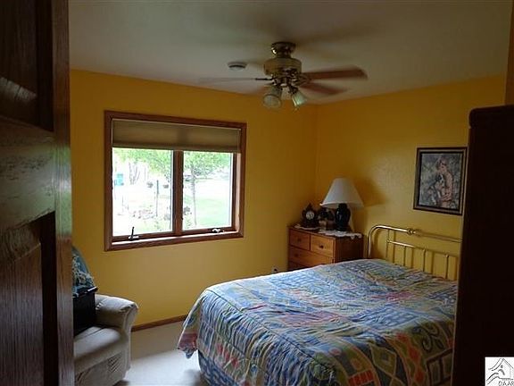 4th image of 137 W Ideal St