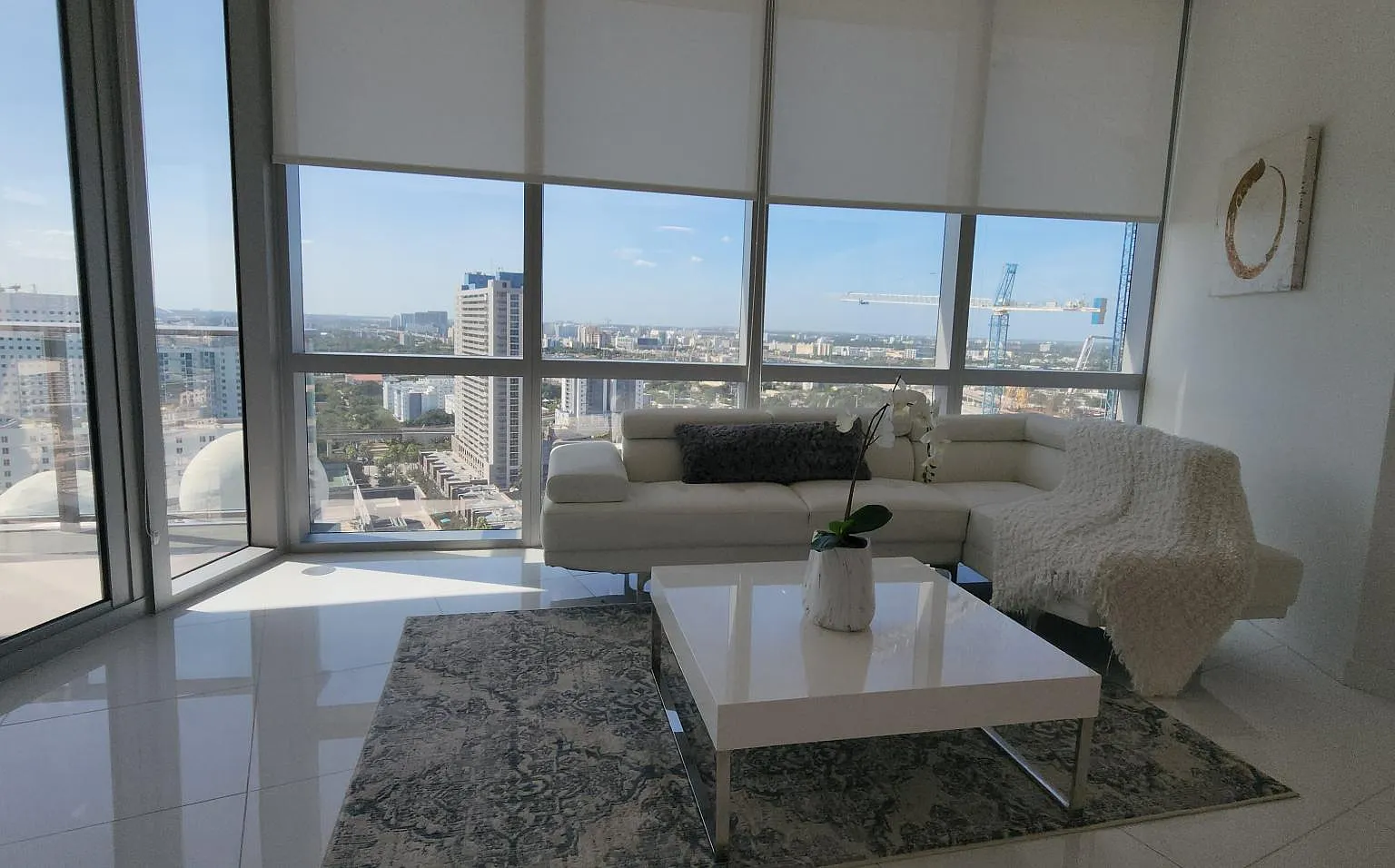 2 bed, 1185 sqft, $4,900 — Photo 1