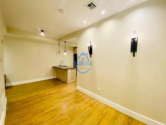 Rented by Blue Egg Realty Corp | media 9