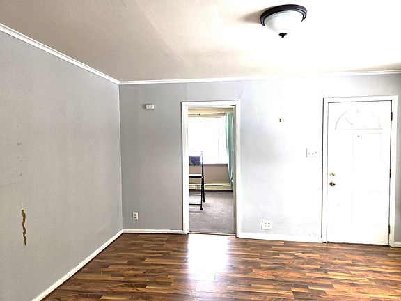 4th image of 1641 Howell St