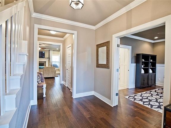 2nd image of 1006 Chancery Ln