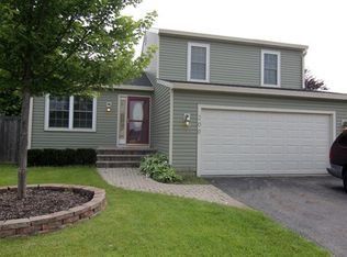 200 Carl Ct, Round Lake Beach, IL 60073