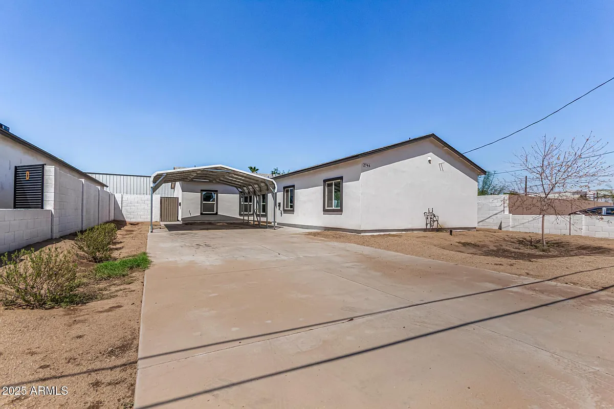Building Photo - 2746 W Pima St #2