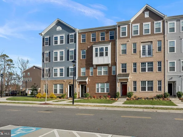 10439 John Glenn St, Lanham, MD 20706