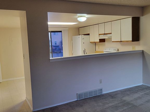 2nd image of 1986 Mineola Ct APT C