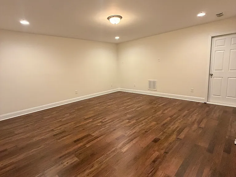 466 Carriage House Ln — Photo 25