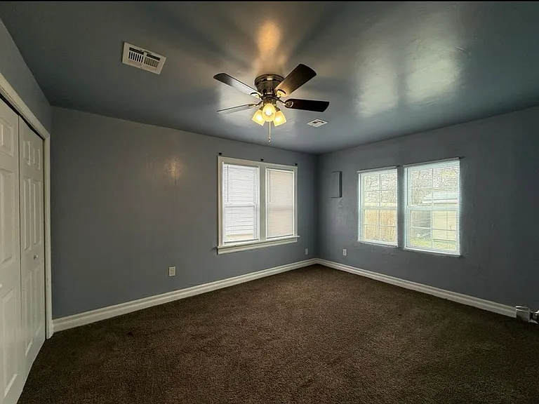 1832 NW 33rd St — Photo 5