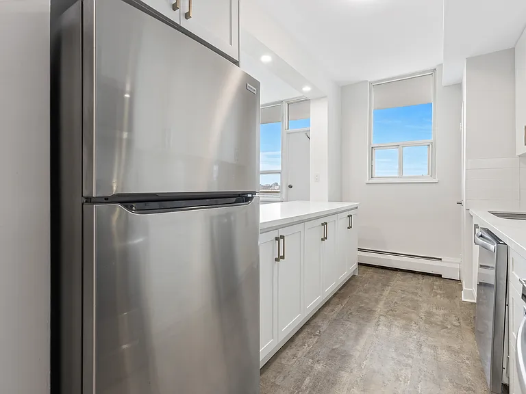 20 Graydon Hall Dr — Photo 34