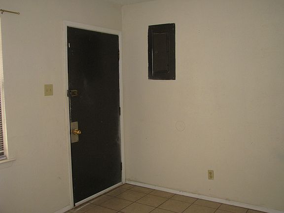 4th image of 2505 Valley Forge Ave #B