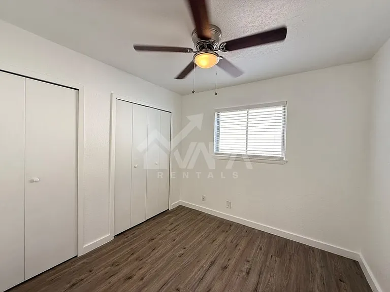 415 Solar Dr — Photo 9