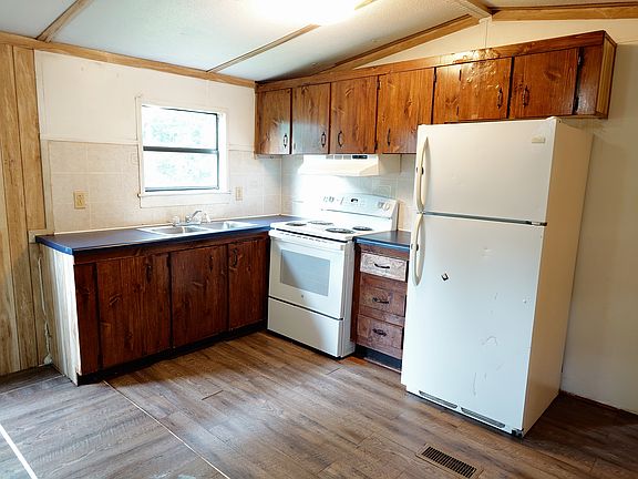 5th image of 468 Center Rd SE Lot 2