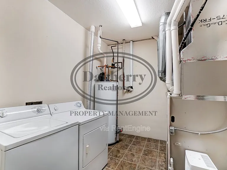 1117 N Byrne Rd — Photo 30