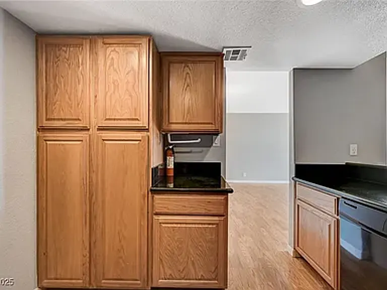3930 University Center Dr #806 — Photo 10