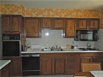 2nd image of 10605 W 89th St