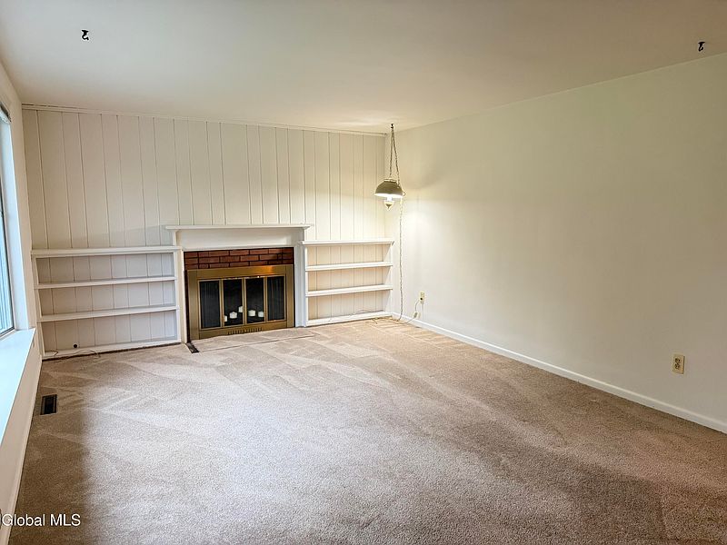 2nd image of 27 Woodside Drive