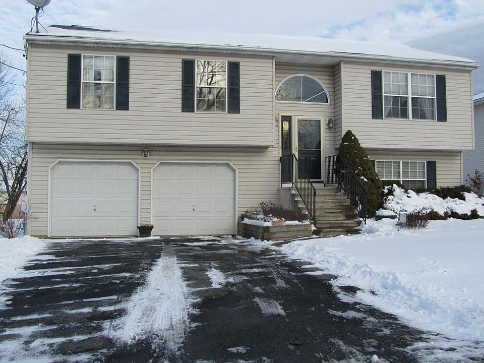 1st image of 697 Oakwood St