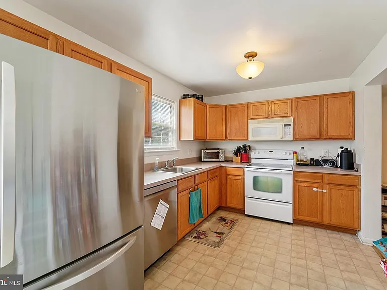 7206 Rutherford Green Cir — Photo 26
