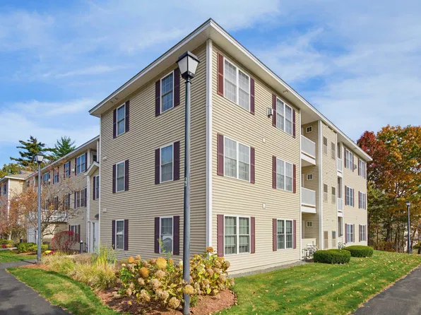 6 Crestview Circle #129, Londonderry, NH 03053