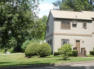 11 Acorn Ln, Brookfield, CT 06804