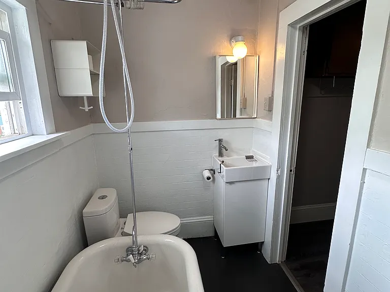 300 N Sprague St #3 — Photo 4