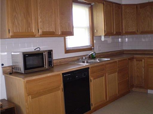 2nd image of 1013 E Hazel St