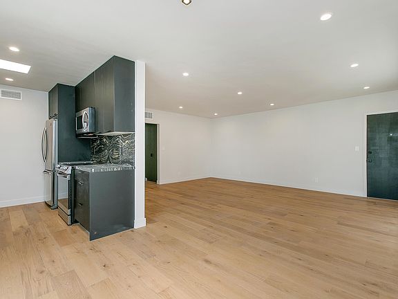 4th image of 11726 Montana Ave APT 6