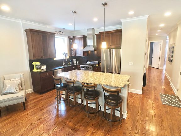 3rd image of 2424 N Ashland Ave #2