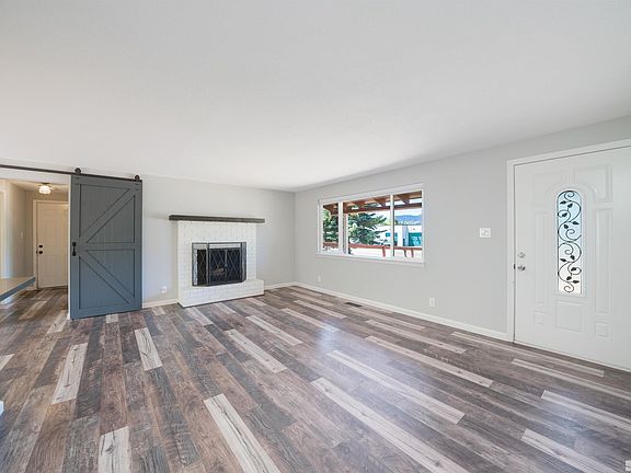 2nd image of 1250 Eastlake Blvd