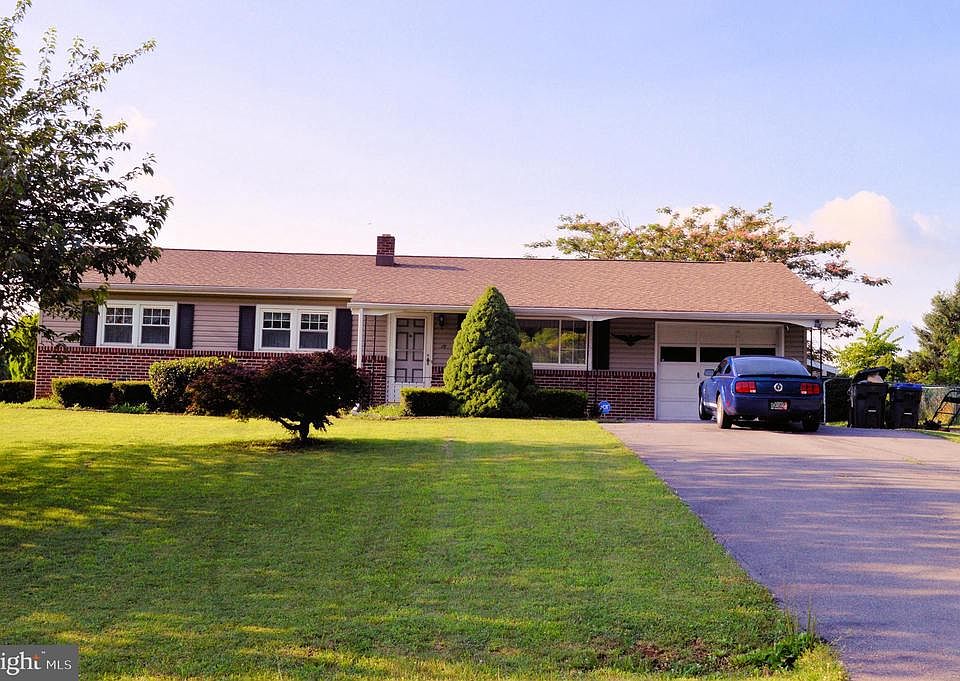 2nd image of 15 Robin Dr