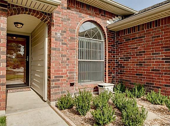 3rd image of 6816 Moccasin Dr