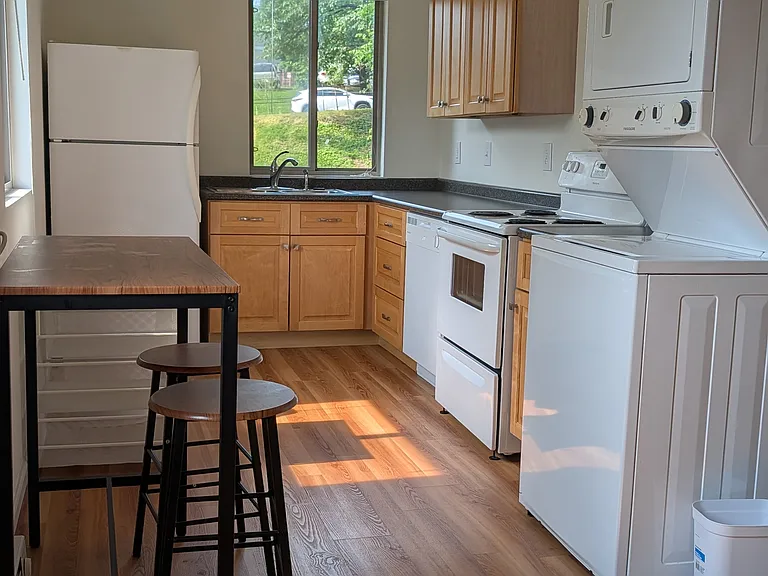 1101 Wade Ave #C — Photo 2