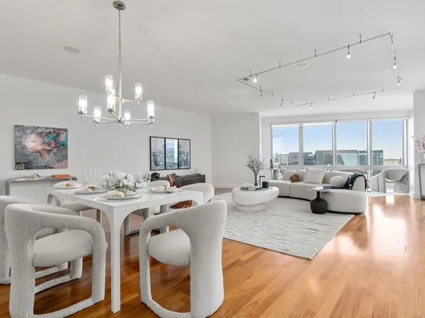 500 Atlantic Ave Unit 18P, Boston, MA 02210