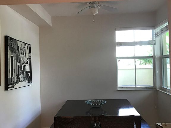 Kitchen eating area